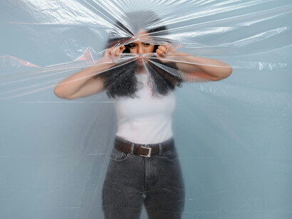 Briser les barrières invisibles : la transformation commence quand on ose regarder au-delà de ses peurs