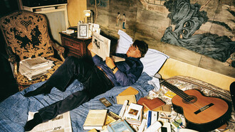 Guido Harari. Fabrizio De André a letto