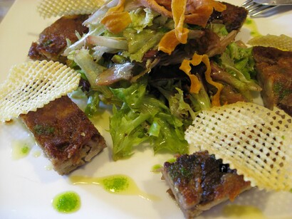 Madeira. Espetada con patatas y ensalada