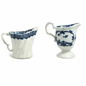 Thrie Estaits, English Porcelain Blue and White Jugs, 1790, The porcelain produced by Seth Pennington was a bone ash, or phosphatic porcelain. The glaze has a typical blue tinge. Pennington, Liverpool