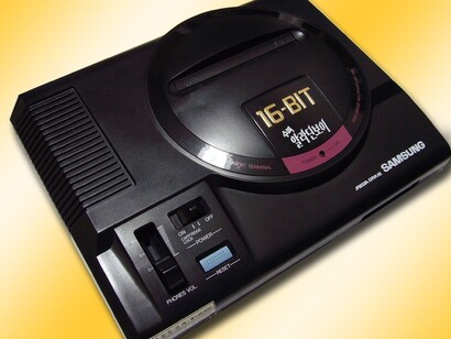 Antigua consola Mega Drive de Sega