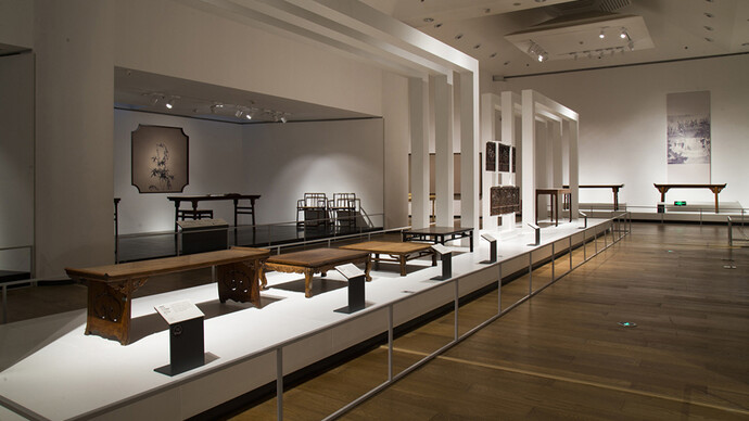 Tsinghua treasures, built to suit, exhibition view. Courtesy of Tsinghua University Art Museum 