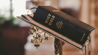 La vida cristiana se fortalece cuando se arraiga en una rutina de oración constante que da sentido a cada jornada