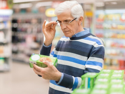 La aparición de las tarjetas de crédito, que además de limitar el ahorro y la formación de capital e inversión, deja por fuera a grupos económicos menos favorecidos