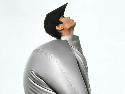 Issey Miyake, Balloon Coat, foto Irving Penn