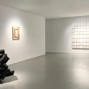 Various artists, Collections, exhibition view. Courtesy of Johyun Galler