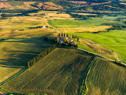 Il dibattito sulle infrastrutture dovrebbe proporre soluzioni con il recupero della costellazione paesaggistica, non nella sua qualità di oasi estetica, ma come quadro di vita con le relazioni che lo costituiscono e lo animano