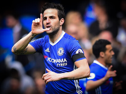 Cesc Fabregas. Avant de terminer par Monaco et Côme, le champion du Monde 2010 a aussi été l’un des rares à avoir signé à Chelsea sans connaître la haine des supporters des Gunners