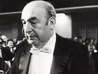 Pablo Neruda, 1971 en Suecia recibiendo el Premio Nobel de Literatura