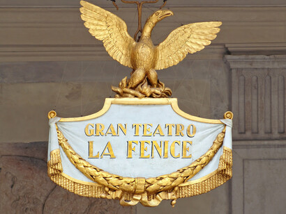 Il simbolo della Fenice accompagna il tradizionale appuntamento musicale di Capodanno