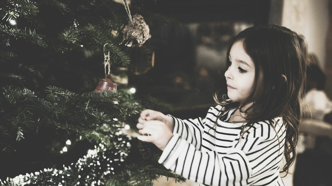 Natale in famiglia, ricordi di bambina. Eravamo ricchissimi e non lo sapevamo, eravamo tutti quelli che dovevano esserci, gli imprescindibili, gli immortali e gli eterni. Con gli occhi da bambina, li vedevo tutti così grandi, così forti e invincibili