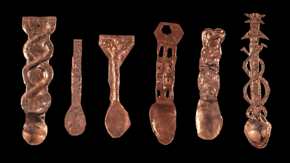 Teaspoons and Trinkets. Courtesy of Pitt Rivers Museum