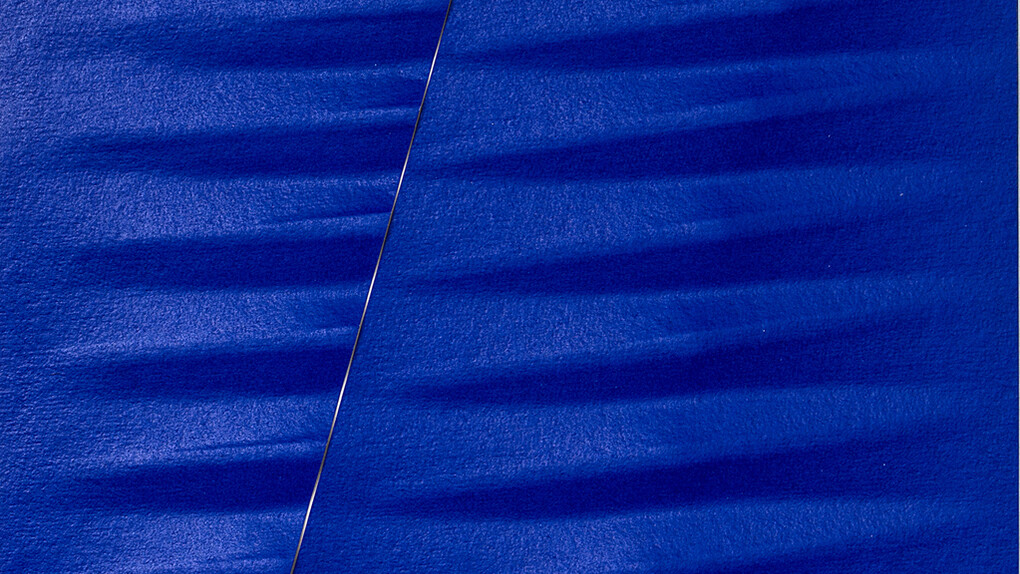 Agostino Bonalumi, Blu (dettaglio), 1999, estroflessione su carta serigrafata, 38,5 x 35 cm