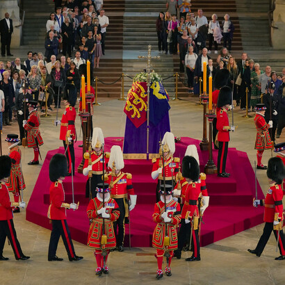 Capilla ardiente instalada en Westminster Hall para despedir a la reina Isabel II, Londres