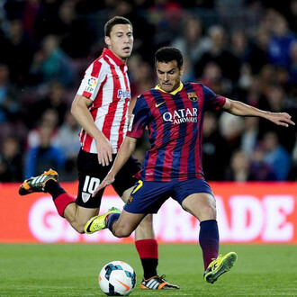 Pedro (FC Barcelona) y Óscar de Marcos (Athletic) durante el último partido de ambos equipos en el Camp Nou