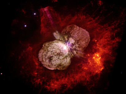 Eta Carinae es una estrella binaria del tipo variable luminosa azul hipermasiva