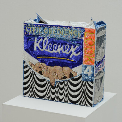 Daniel González, Kleenex Flowerpot Civil Obedience, 2012-2015, paillettes cucite su tela, ferro, smalto, 39 x 39,5 x 15 cm, Michele Sereni