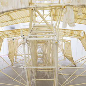 Theo Jansen and Ulf Puder, vita activa, exhibition view. Courtesy of Akinci 