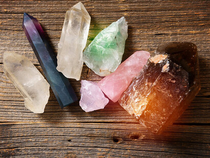 Cristalli e gemme, in particolare, sono espressione materializzata della luce e del colore