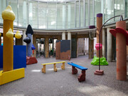 Maruša Sagadin. Luv Birds in toten Winkeln, exhibition view, © Schirn Kunsthalle Frankfurt 2023, Photo: Mareike Tocha