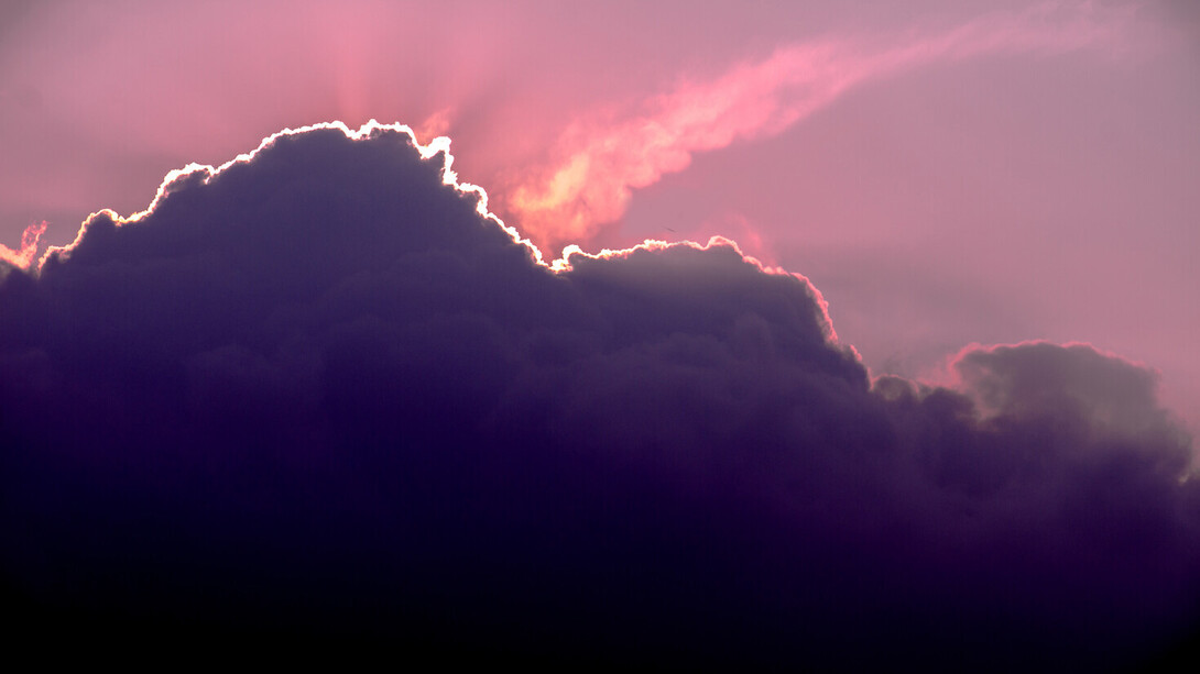 Cielo eléctrico atardeciendo sobre Bogotá, Colombia