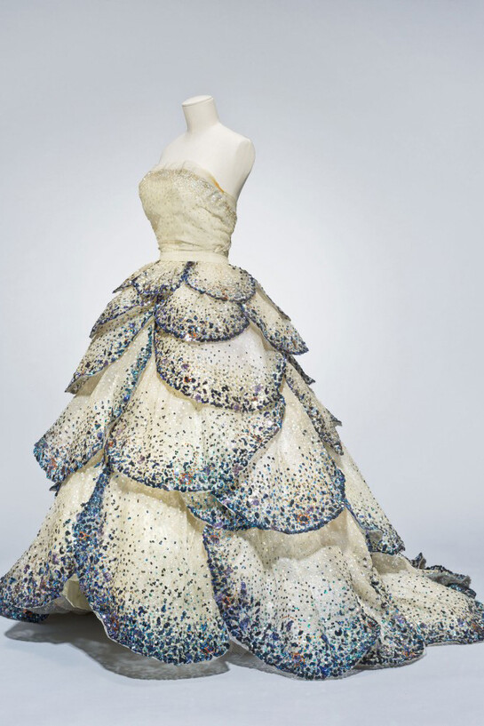 Christian Dior, Evening dress, “Junon”, 1949. Silk tulle embroidered with sequins with silk faille inner skirt; horsehair stiffening. Gift of I. Magnin & Company, 1949. 49.25.2a-b 