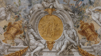 Palazzo comunale, Galleria dal soffitto a botte (part.)