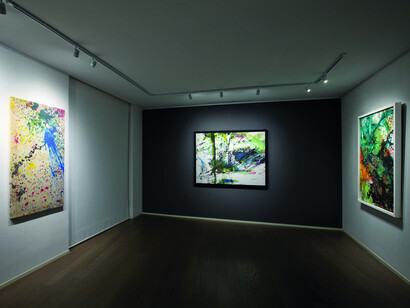 Shōzō Shimamoto. Courtesy of Dellupi Arte