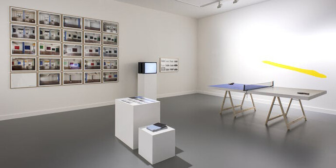 Philippe Van Snick, zaalzicht met Pans de Sensation, Ping Pong en Ping Pong Revisited, 2005-2007 - M HKA, 2017 - Courtesy the artist & Tatjana Pieters, Gent, Photo M HKA