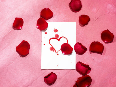 Amore: l’amore è passione d’amore che provoca felicità senza la quale tutto scivolerebbe nella normalità di un affettuoso stato d’amore