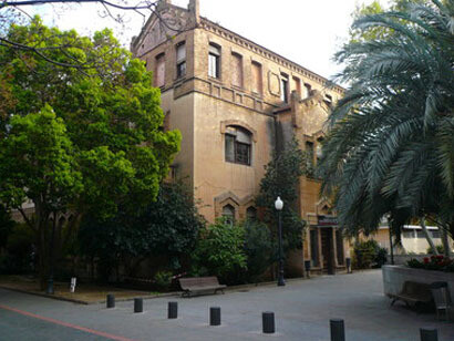 Recinto industrial de Can Batlló (en la céntrica calle Comte d’Urgell de Barcelona). Can Batlló era un gran equipamiento industrial textil, de más de cuatro manzanas barcelonesas, Catalunya, España