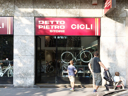 Detto Pietro Store, Less is more by Raffaele Iannello Originals