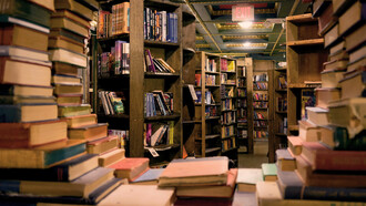 Aún está por hacer una relación pormenorizada de esos años en que librerías de cualquier calibre supieron transmitir la inquietud por la lectura y la pasión por el conocimiento
