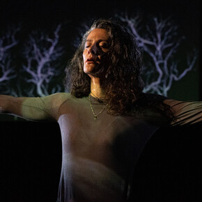 Sohn einer mutter. Mutter eines sohns. Mit freundlicher genehmigung des Residenztheater