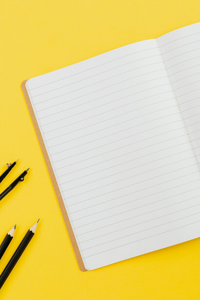 La interacción del docente como guía y facilitador sigue siendo crucial, incluso con el apoyo de tecnología avanzada