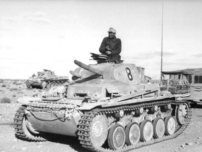 Seconda guerra mondiale. Un Panzer II dell'Afrikakorps tedesco in Libia