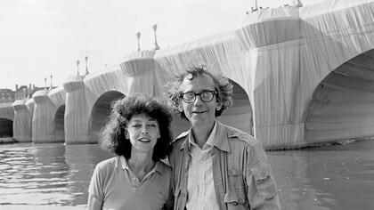 Christo and Jeanne-Claude in one of their most famous installations: the Pont Neuf in Paris, 1985