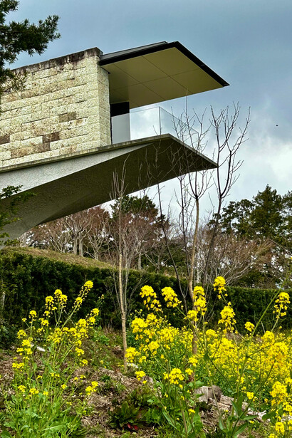 View from the bottom, Summer Solstice Light-Worship 100-Metre Gallery © Alma Reyes