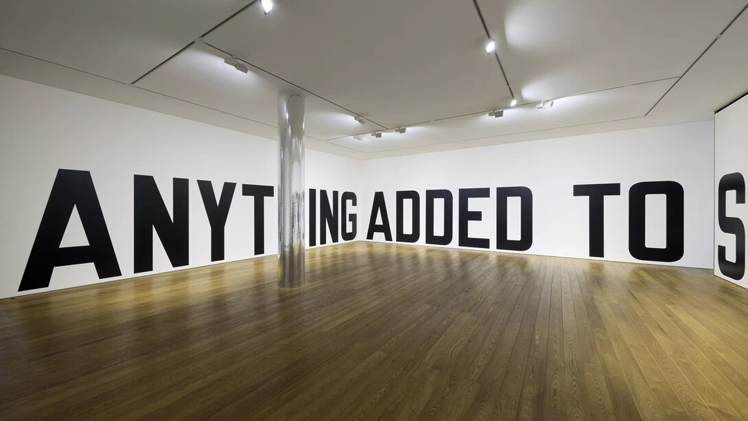 Lawrence Weiner, Anything added to something, exhibition view. Courtesy of Pace Gallery