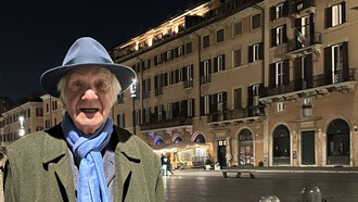 Professor Pier Luigi Luisi (1938–2025). Professor Luisis Forschung zu nie geborenen Proteinen führte zu zahlreichen Ergebnissen und trug zur Entwicklung neuer Peptide und Proteine mit programmierbaren Funktionen bei 