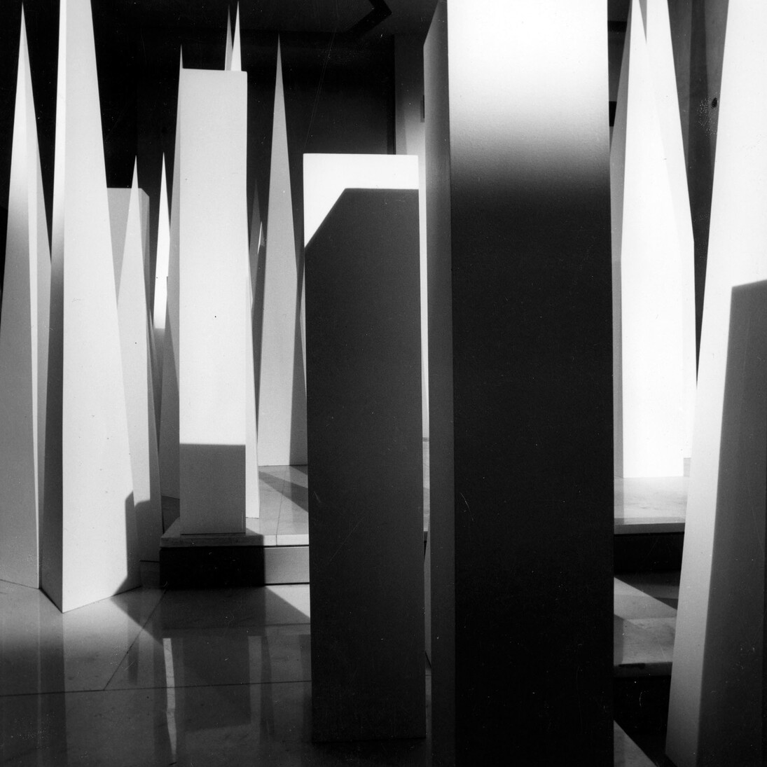 Veduta inaugurazione "espressioni" show room Ideal Standard a Milano 1966, @ Gio Ponti Archives