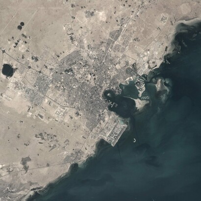 Vista satelital de Doha, capital de Qatar, y sus alrededores