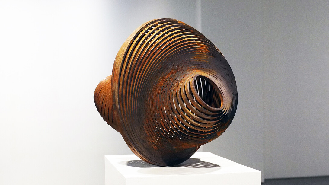 Sungfeel Yun, Energy 21, 2015, steel, 42 x 45 x 42 cm