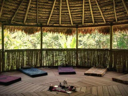 Cabaña preparada para un contacto con la ayahuasca