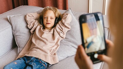 "Sharenting" aumenta a exposição digital infantil