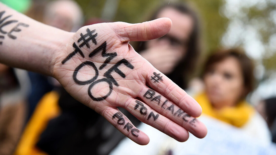 #MeToo es el nombre de un movimiento iniciado de forma viral como hashtag en las redes sociales. Surgió en octubre de 2017 para denunciar la agresión sexual y el acoso sexual