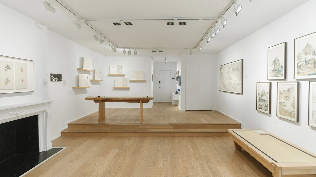 Zhang Xiaoli, Traveller, exhibition view. Courtesy of Fu Qiumeng Fine Art