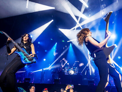 Alejandra and Daniela from The Warning shred through electrifying guitar solos, setting the stage ablaze with their raw talent and unmatched energy