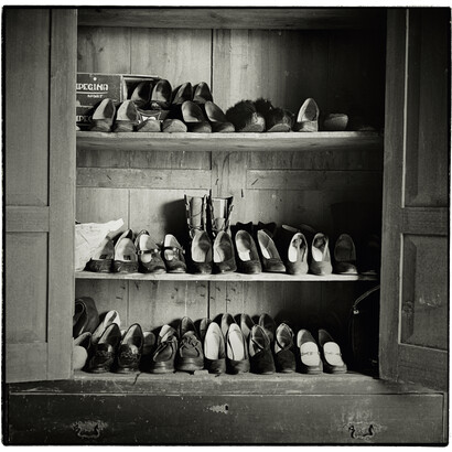 Immagini in bianco e nero all'interno del libro "Twenty weights,...please" di Sonia Marin a cura di Boîte Edizioni