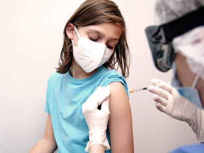 Sin embargo, el riesgo general de que los niños se enfermen gravemente a causa de covid es extremadamente bajo